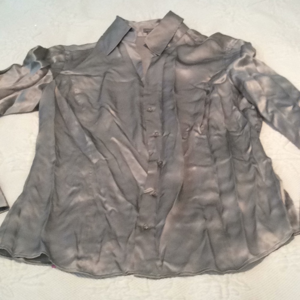 Silk blouse. Like new. S